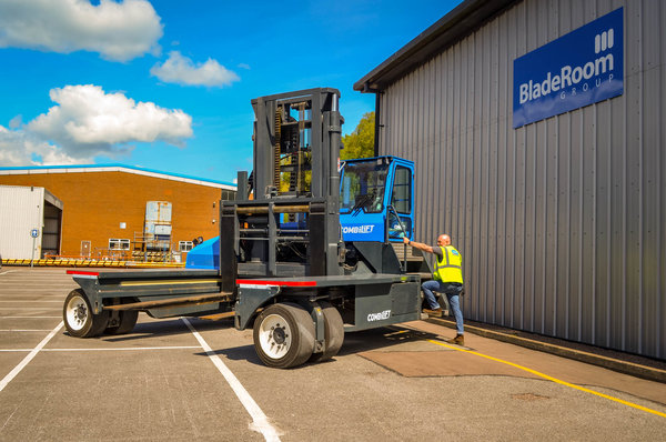 Combilift Multidirektionaler 30-Tonnen Riese ausgeliefert