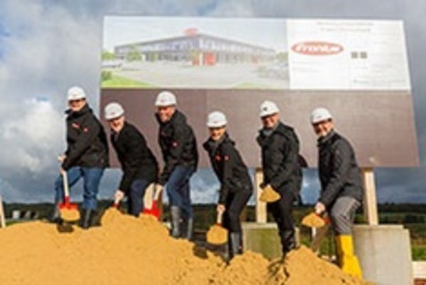 Fronius Deutschland feiert Spatenstich in Neuhof-Dorfborn