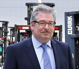 „Wir müssen in diesen schweren Zeiten zusammenstehen“, so Rolf Eiten, President & CEO Clark Europe.