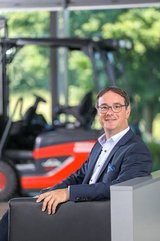 Matthias Vorbeck, Geschäftsführer des aus der Klaus Pahlke Fördertechnik und der Schrader Industriefahrzeuge zur „Linde Material Handling Rhein-Ruhr“ verschmolzenen Unternehmens.