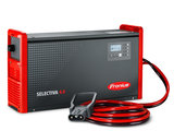 Mit den Fronius-Selectiva 4.0-Ladegeräten können Blei-Säure-Batterien energiesparend und batterieschonend geladen werden. 