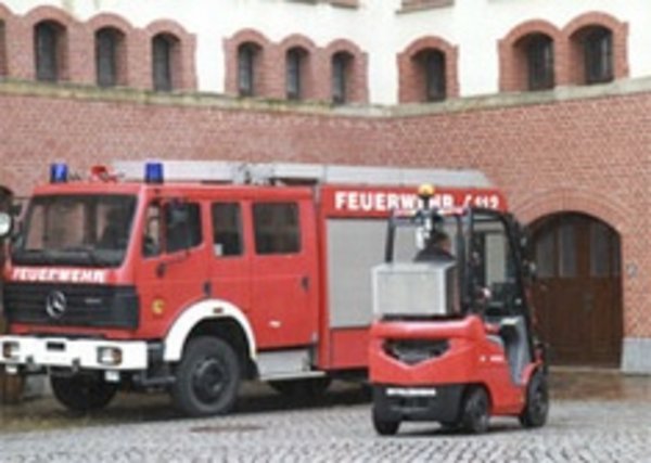 Feuerwehrstapler Mitsubishi Grendia FD18N