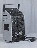 Archivfund: eines der ersten Batterieladegeräte.