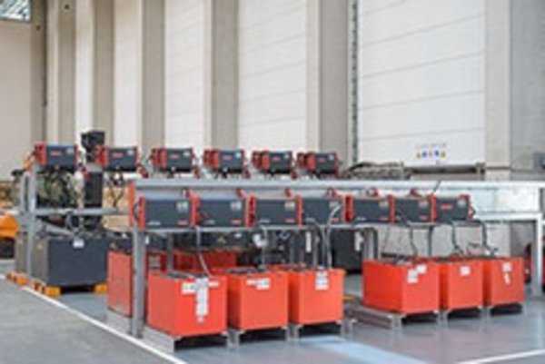 Fronius Batterie-Ladegeräte Selectiva 8120 bei Big Dutchman 