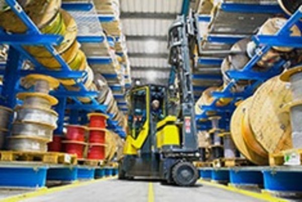 Aisle Master Knickgelenkstapler Combilift Einsatzbericht bei Ganzow