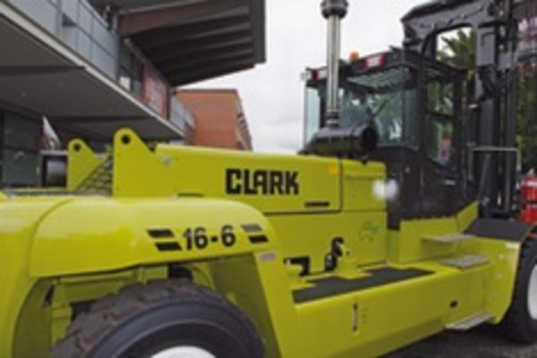 Clark Stapler Erweiterung 2013 Diesel- und Treibgasstapler C40-50, Elektro Vieradstapler