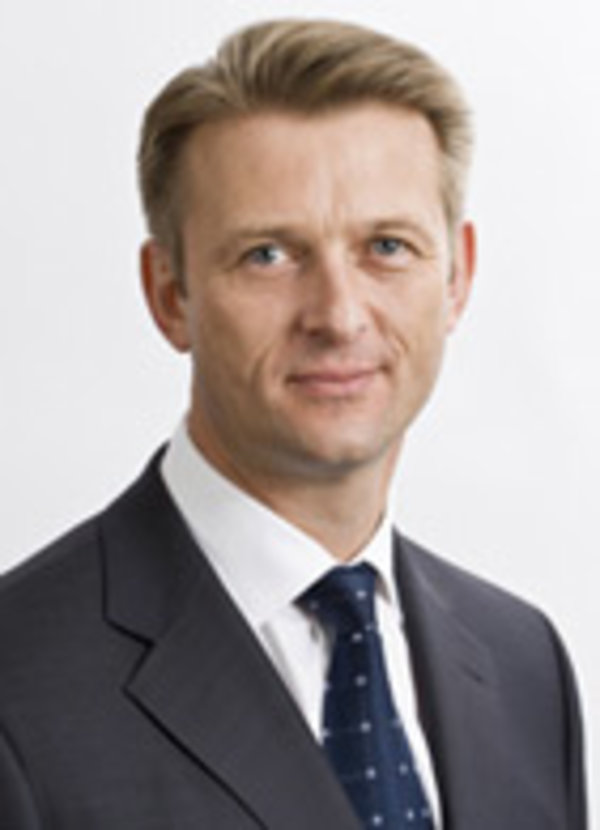 Simon Emery bei Crown leitet Niederlassungen und Vetriebspartner